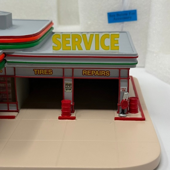 Hawthorne Village Route USA Illuminated Gas Station Sculpture 14-02395-001 A0954 - Picture 6 of 11